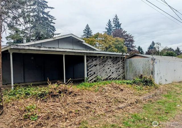 Photo 3 of Single family home for sale at 1010 K St, Washougal, WA 98671 | MLS# NWM2589489 | Listing updated on 2026-10-01