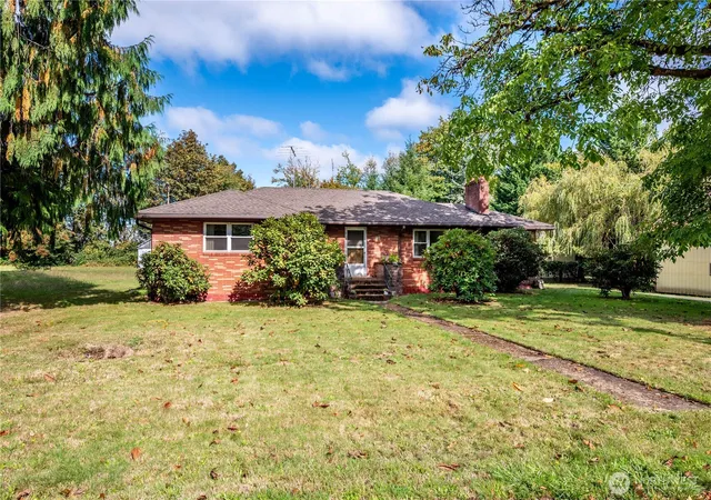 Photo 2 of Single family home for sale at 134 Buland Dr, Castle Rock, WA 98611 | MLS# NWM2589490 | Listing updated on 2026-10-01