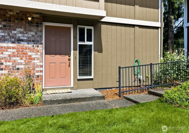Photo 2 of Condo for sale at 7403 Fairview Rd Sw #5, Olympia, WA 98512 | MLS# NWM2589508 | Listing updated on 2026-10-02