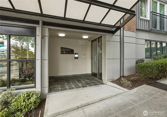 Photo 2 of Condo for sale at 701 1st Avenue N #204, Seattle, WA 98109 | MLS# NWM2589511 | Listing updated on 2026-10-01