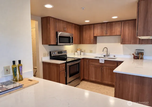 Photo 3 of Condo for sale at 3935 226th Place SE #313, Issaquah, WA 98029 | MLS# NWM2589515 | Listing updated on 2026-10-02