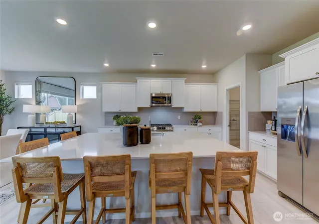 Photo 4 of Single family home for sale at 4940 Capilano Ln SW, Port Orchard, WA 98367 | MLS# NWM2589519 | Listing updated on 2026-10-01