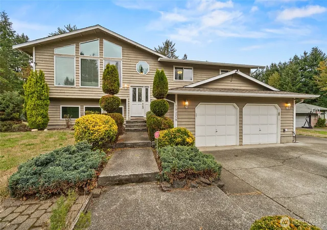Photo 2 of Single family home for sale at 19208 Se 332nd Place, Auburn, WA 98092 | MLS# NWM2589521 | Listing updated on 2026-10-01