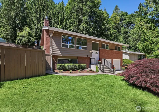Single family home for sale at 525 Mount Everest Ln SW, Issaquah, WA 98027 | MLS# NWM2589522