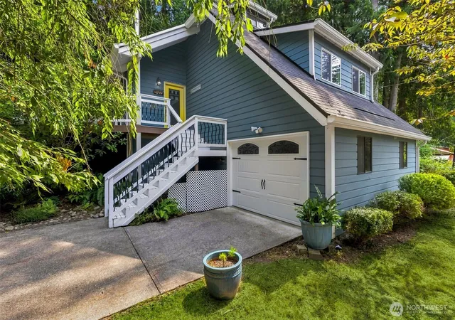 Photo 2 of Single family home for sale at 2435 Crestridge Dr Nw, Olympia, WA 98502 | MLS# NWM2589535 | Listing updated on 2026-10-02