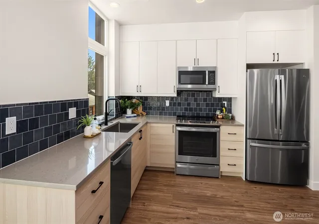 Photo 4 of Townhouse for sale at 1713 17th Avenue, Seattle, WA 98122 | MLS# NWM2589540 | Listing updated on 2026-10-01