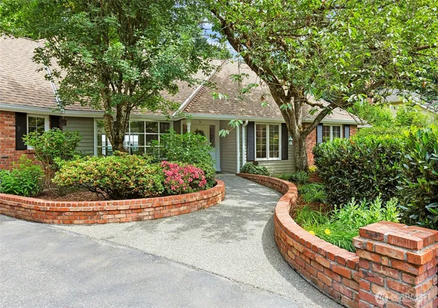 Photo 3 of Single family home for sale at 14330 172nd Avenue NE, Redmond, WA 98052 | MLS# NWM2589541 | Listing updated on 2026-10-02