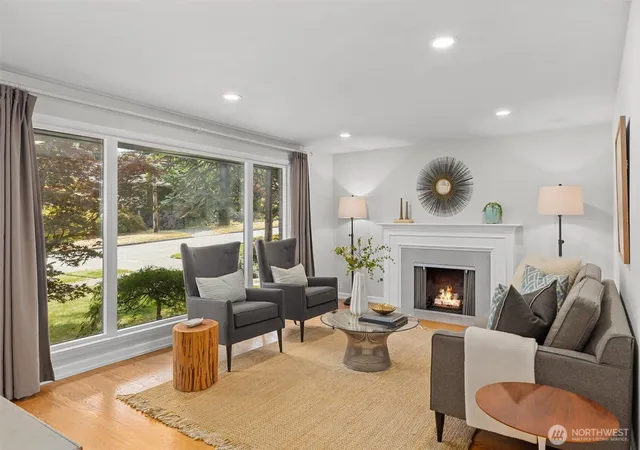 Photo 4 of Single family home for sale at 3429 40th Avenue W, Seattle, WA 98199 | MLS# NWM2589548 | Listing updated on 2026-10-01