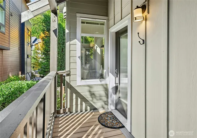 Photo 3 of Townhouse for sale at 178 Cougar Ridge Rd Nw #2301, Issaquah, WA 98027 | MLS# NWM2589552 | Listing updated on 2026-10-02