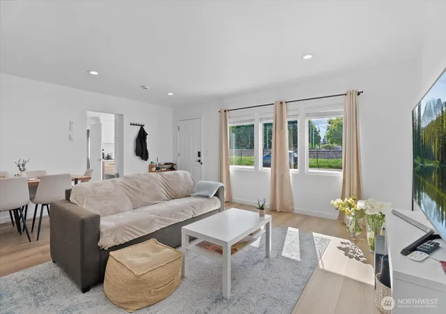 Photo 4 of Single family home for sale at 538 Railroad Ave S, Kent, WA 98032 | MLS# NWM2589555 | Listing updated on 2026-10-01