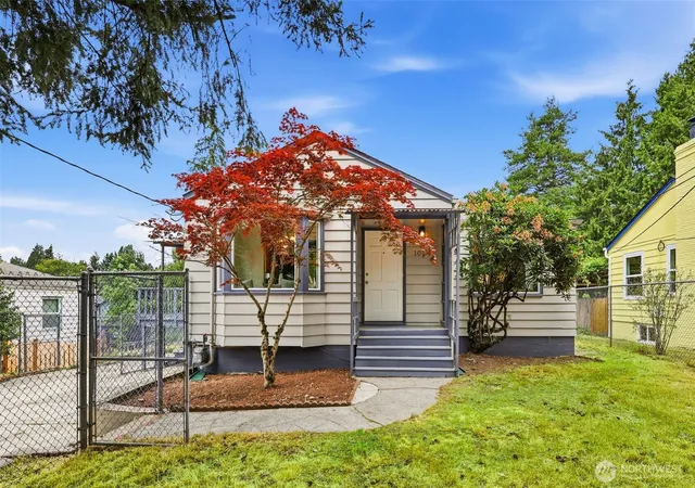 Photo 2 of Condo for sale at 10713 15th Avenue Ne, Seattle, WA 98125 | MLS# NWM2589569 | Listing updated on 2026-10-01