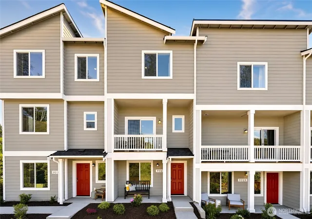 Townhouse for sale at 9404 Calcite Ave NW, Silverdale, WA 98383 | MLS# NWM2589583