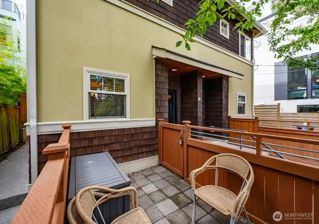 Photo 4 of Condo for sale at 1835 24th Avenue #B, Seattle, WA 98122 | MLS# NWM2589586 | Listing updated on 2026-10-08