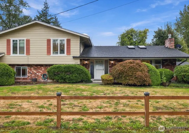 Photo 3 of Single family home for sale at 13231 Quil Scenic Dr, Marysville, WA 98271 | MLS# NWM2589592 | Listing updated on 2026-10-03