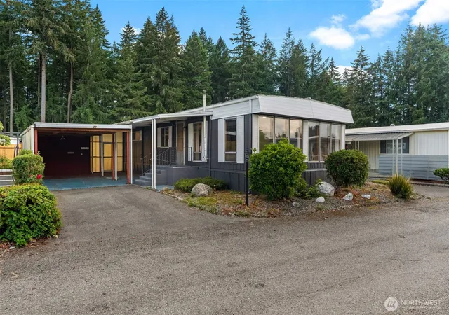 Photo 2 of Manufactured home for sale at 3702 Hunt St #32, Gig Harbor, WA 98335 | MLS# NWM2589594 | Listing updated on 2026-10-10