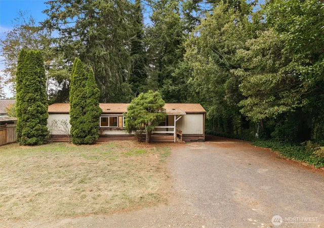 Photo 2 of Manufactured home for sale at 4029 Trenton Ave Ne, Bremerton, WA 98310 | MLS# NWM2589597 | Listing updated on 2026-10-01