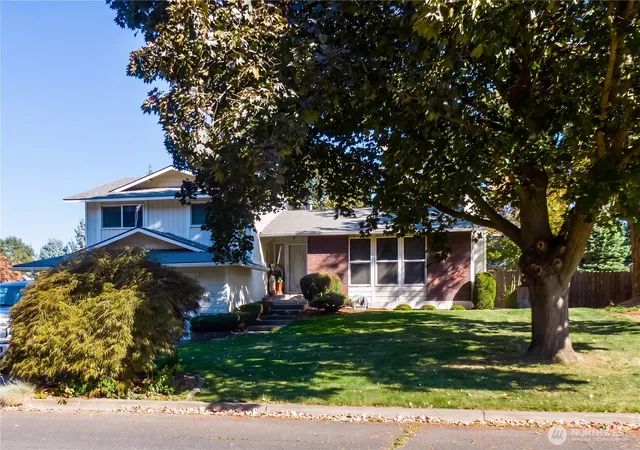 Single family home for sale at 934 Mountain Park Dr, Walla Walla, WA 99362 | MLS# NWM2589604