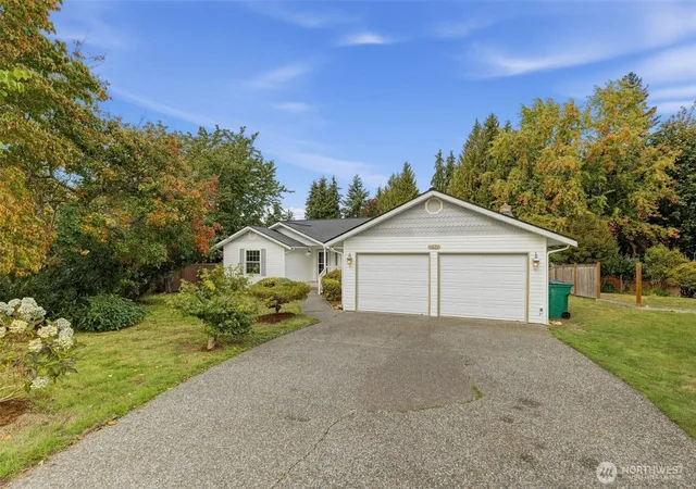 Photo 2 of Single family home for sale at 4627 127th Place Se, Everett, WA 98208 | MLS# NWM2589605 | Listing updated on 2026-10-02