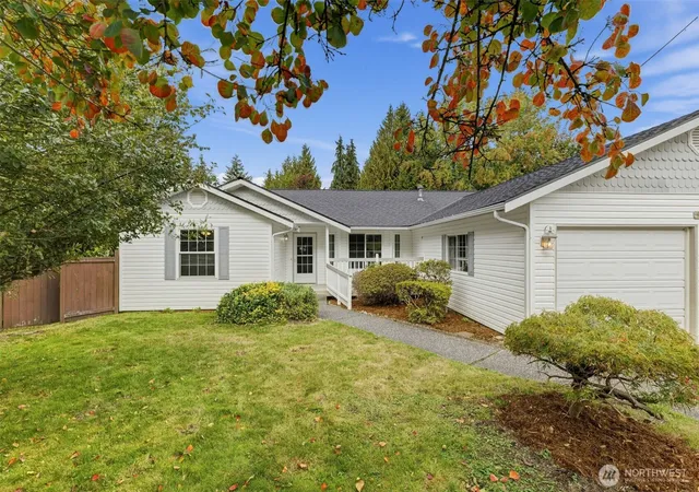 Photo 3 of Single family home for sale at 4627 127th Place Se, Everett, WA 98208 | MLS# NWM2589605 | Listing updated on 2026-10-02