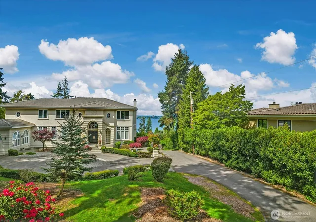Single family home for sale at 3419 Evergreen Point Rd, Medina, WA 98039 | MLS# NWM2589611