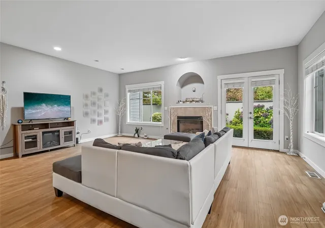 Photo 3 of Townhouse for sale at 7791 NE 122nd Lane #4, Kirkland, WA 98034 | MLS# NWM2589618 | Listing updated on 2026-10-02