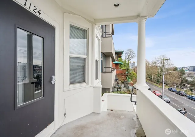 Photo 3 of Multi family home for sale at 1124 Lakeview Blvd E #1-4, Seattle, WA 98102 | MLS# NWM2589625 | Listing updated on 2026-10-12