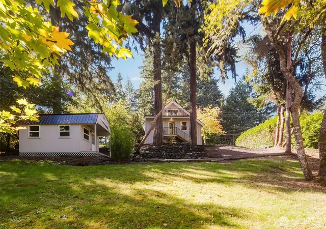 Photo 1 of Single family home for sale at 6338 Blakely Ave Ne, Bainbridge Island, WA 98110 | MLS# NWM2589630 | Listing updated on 2026-10-01