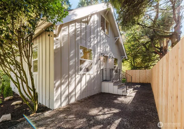 Photo 3 of Single family home for sale at 6338 Blakely Ave Ne, Bainbridge Island, WA 98110 | MLS# NWM2589630 | Listing updated on 2026-10-01