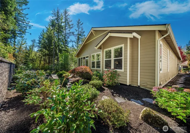 Photo 2 of Single family home for sale at 14721 Knoll Park Ct E, Bonney Lake, WA 98391 | MLS# NWM2589631 | Listing updated on 2026-10-07