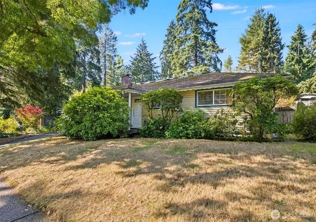 Photo 2 of Single family home for sale at 11735 35th Avenue Nw, Seattle, WA 98125 | MLS# NWM2589632 | Listing updated on 2026-10-03