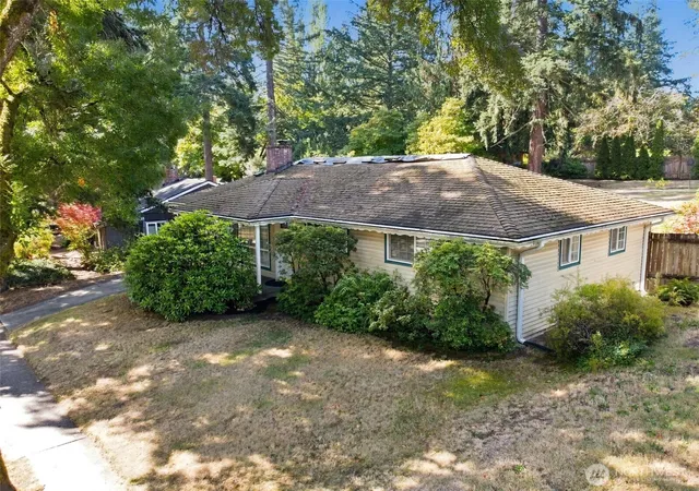 Photo 3 of Single family home for sale at 11735 35th Avenue Nw, Seattle, WA 98125 | MLS# NWM2589632 | Listing updated on 2026-10-03