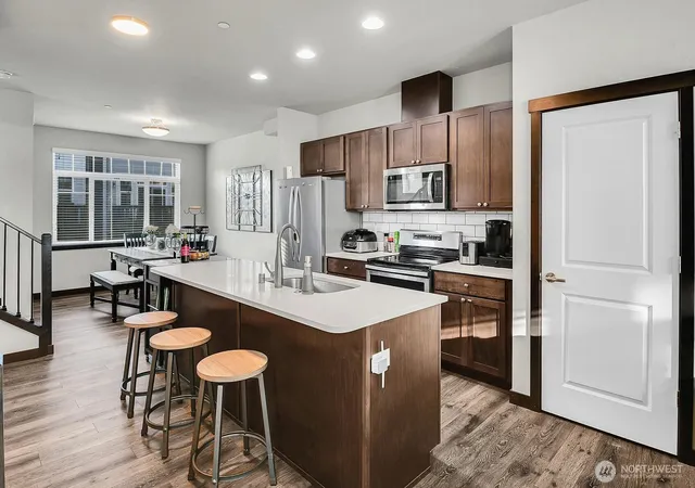 Photo 3 of Townhouse for sale at 153 SW 185th Lane, Normandy Park, WA 98166 | MLS# NWM2589642 | Listing updated on 2026-10-02