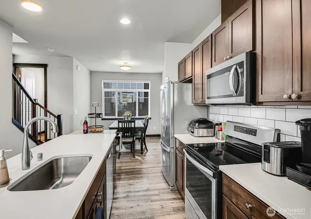 Photo 4 of Townhouse for sale at 153 SW 185th Lane, Normandy Park, WA 98166 | MLS# NWM2589642 | Listing updated on 2026-10-02