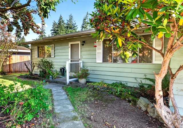Photo 2 of Single family home for sale at 10230 126th Avenue SE, Renton, WA 98056 | MLS# NWM2589649 | Listing updated on 2026-10-21