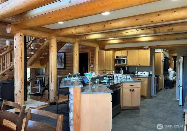 Photo 4 of Single family home for sale at 2960 Upper Peoh Point Rd, Cle Elum, WA 98922 | MLS# NWM2589650 | Listing updated on 2026-10-01