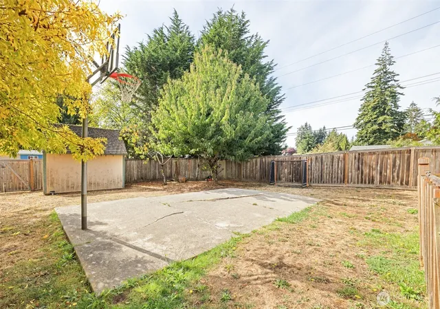 Photo 3 of Single family home for sale at 1323 S I St, Port Angeles, WA 98363 | MLS# NWM2589653 | Listing updated on 2026-10-01