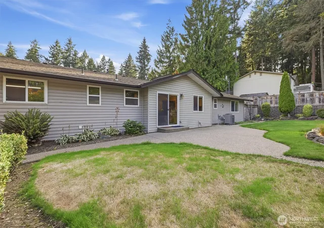 Photo 4 of Single family home for sale at 2919 24th Avenue Ct SE, Puyallup, WA 98374 | MLS# NWM2589668 | Listing updated on 2026-10-01