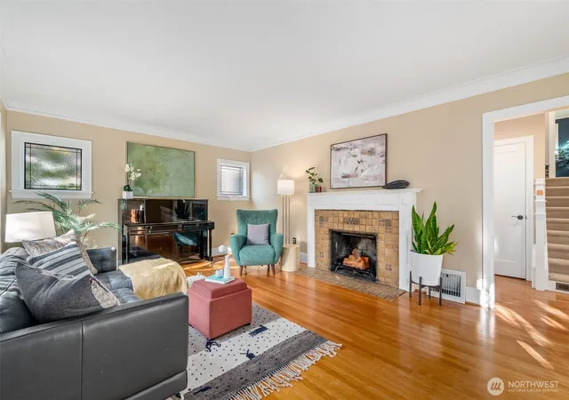 Photo 3 of Single family home for sale at 6516 31st Avenue NE, Seattle, WA 98115 | MLS# NWM2589669 | Listing updated on 2026-10-02