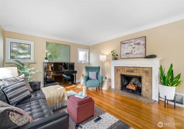 Photo 4 of Single family home for sale at 6516 31st Avenue NE, Seattle, WA 98115 | MLS# NWM2589669 | Listing updated on 2026-10-02