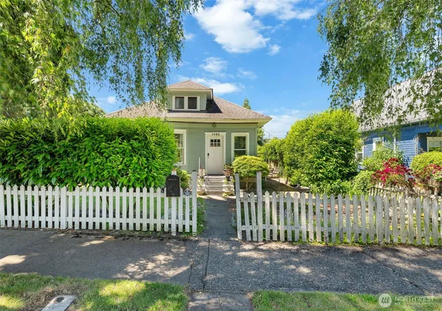 Photo 2 of Single family home for sale at 1402 N Fife St, Tacoma, WA 98406 | MLS# NWM2589671 | Listing updated on 2026-10-02
