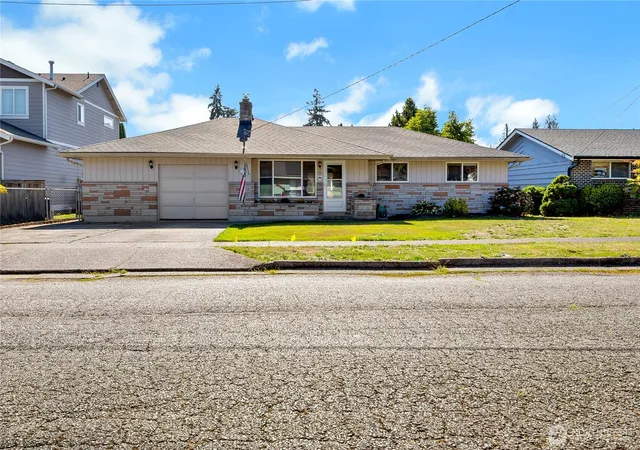Single family home for sale at 820 9th Avenue NW, Puyallup, WA 98371 | MLS# NWM2589675