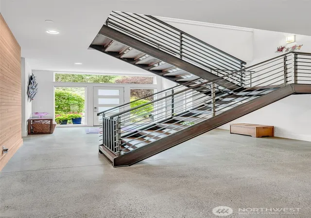 Photo 3 of Single family home for sale at 7560 86th Avenue Se, Mercer Island, WA 98040 | MLS# NWM2589677 | Listing updated on 2026-10-01