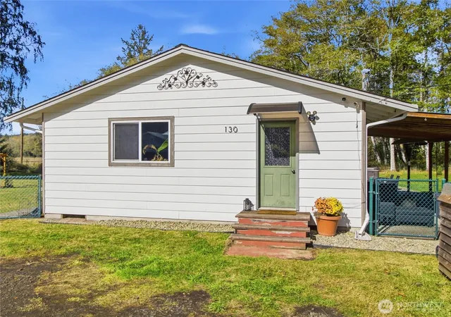 Photo 2 of Single family home for sale at 130 Newman Crk Rd, Elma, WA 98541 | MLS# NWM2589682 | Listing updated on 2026-10-01