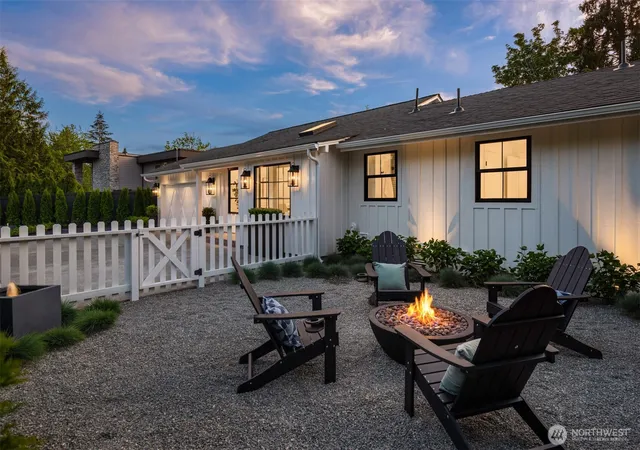 Photo 3 of Single family home for sale at 2829 92nd Avenue Ne, Clyde Hill, WA 98004 | MLS# NWM2589684 | Listing updated on 2026-10-02