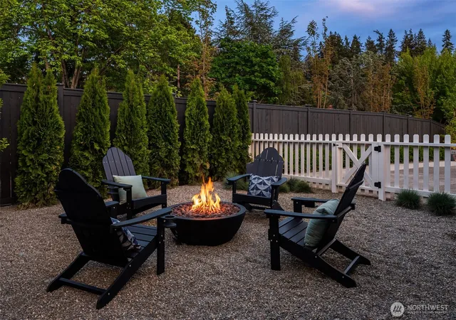 Photo 3 of Condo for sale at 2829 92nd Avenue NE, Clyde Hill, WA 98004 | MLS# NWM2589684 | Listing updated on 2026-10-02