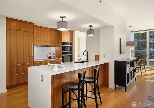 Photo 4 of Condo for sale at 500 106th Avenue NE #1313, Bellevue, WA 98004 | MLS# NWM2589689 | Listing updated on 2026-10-02