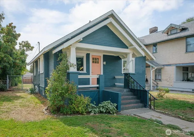 Photo 3 of Sale Pending at 2727 W Broadway Ave, Spokane, WA 99201 | MLS# NWM2589692 | Listing updated on 2026-10-05