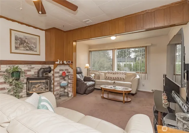 Photo 2 of Single family home for sale at 10622 Fruitland Ave E, Puyallup, WA 98373 | MLS# NWM2589696 | Listing updated on 2026-10-09