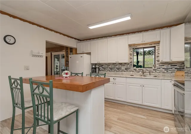Photo 3 of Single family home for sale at 10622 Fruitland Ave E, Puyallup, WA 98373 | MLS# NWM2589696 | Listing updated on 2026-10-09
