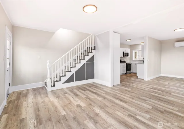Photo 4 of Single family home for sale at 200 N A St, Aberdeen, WA 98520 | MLS# NWM2589703 | Listing updated on 2026-10-06